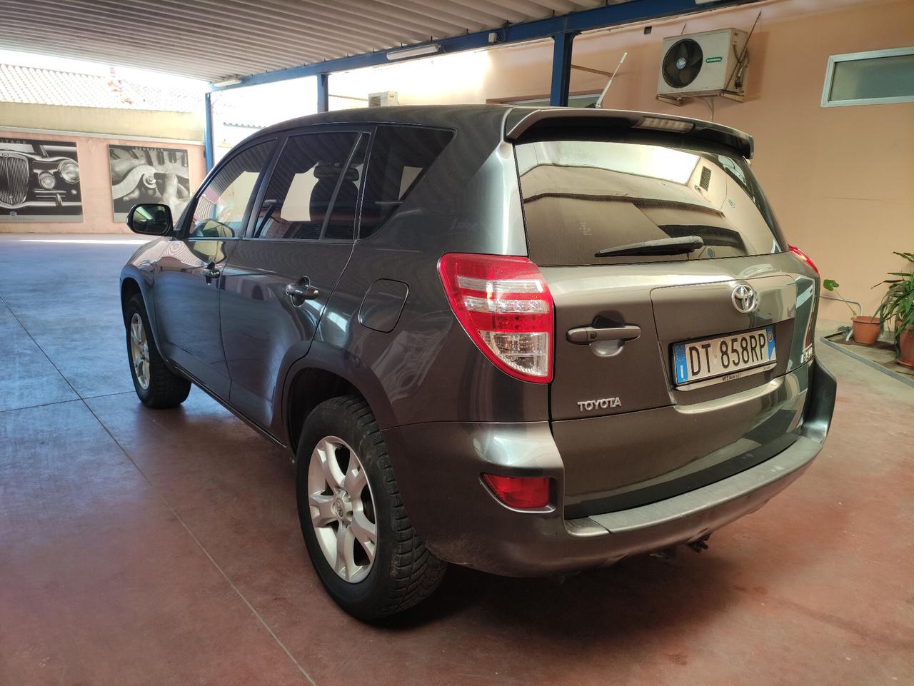 Toyota RAV4 RAV 4 2.2 D-4D 150 CV Luxury