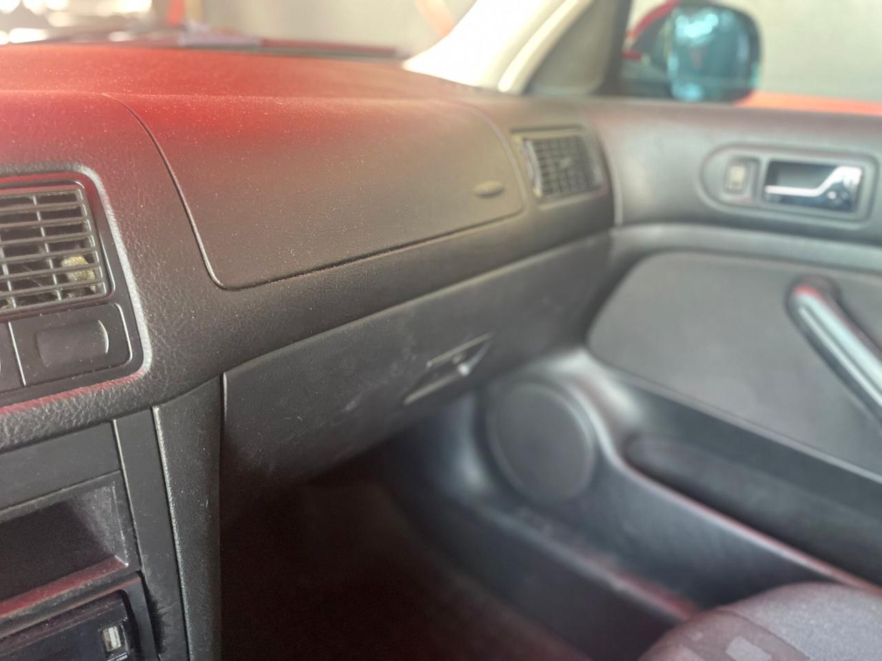 Volkswagen Golf 1.4 16V cat 5 porte