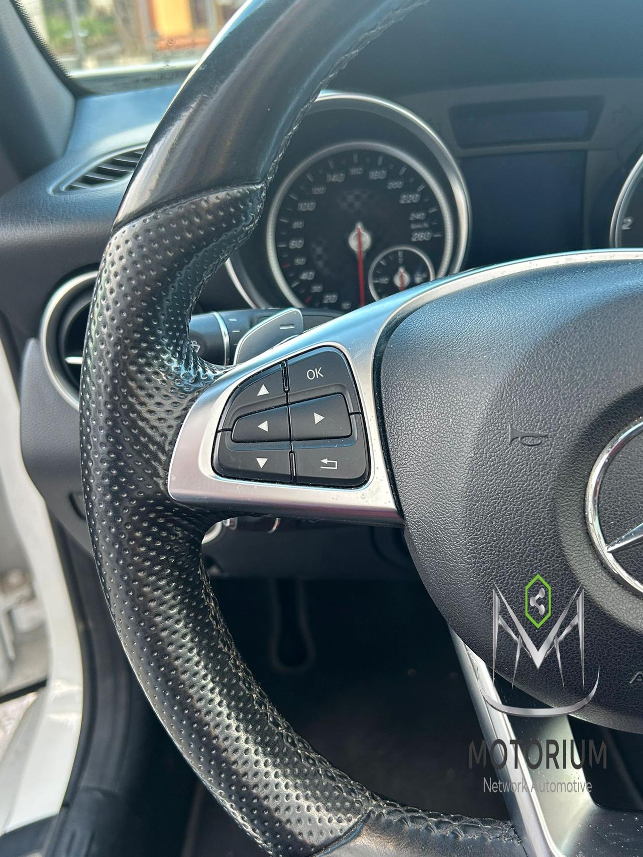 Mercedes-Benz SLC 250 D PREMIUM AMG