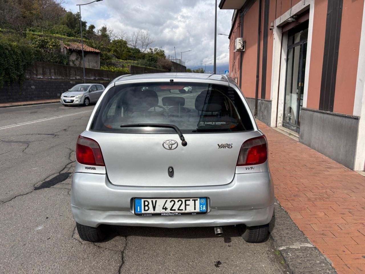 Toyota Yaris 1.3i 16V cat 5 porte