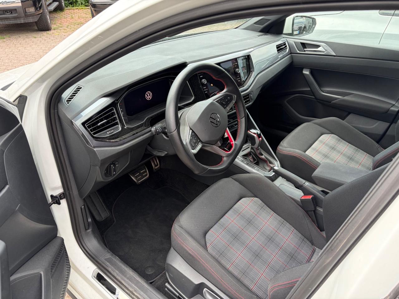 Volkswagen Polo 2.0 TSI DSG GTI