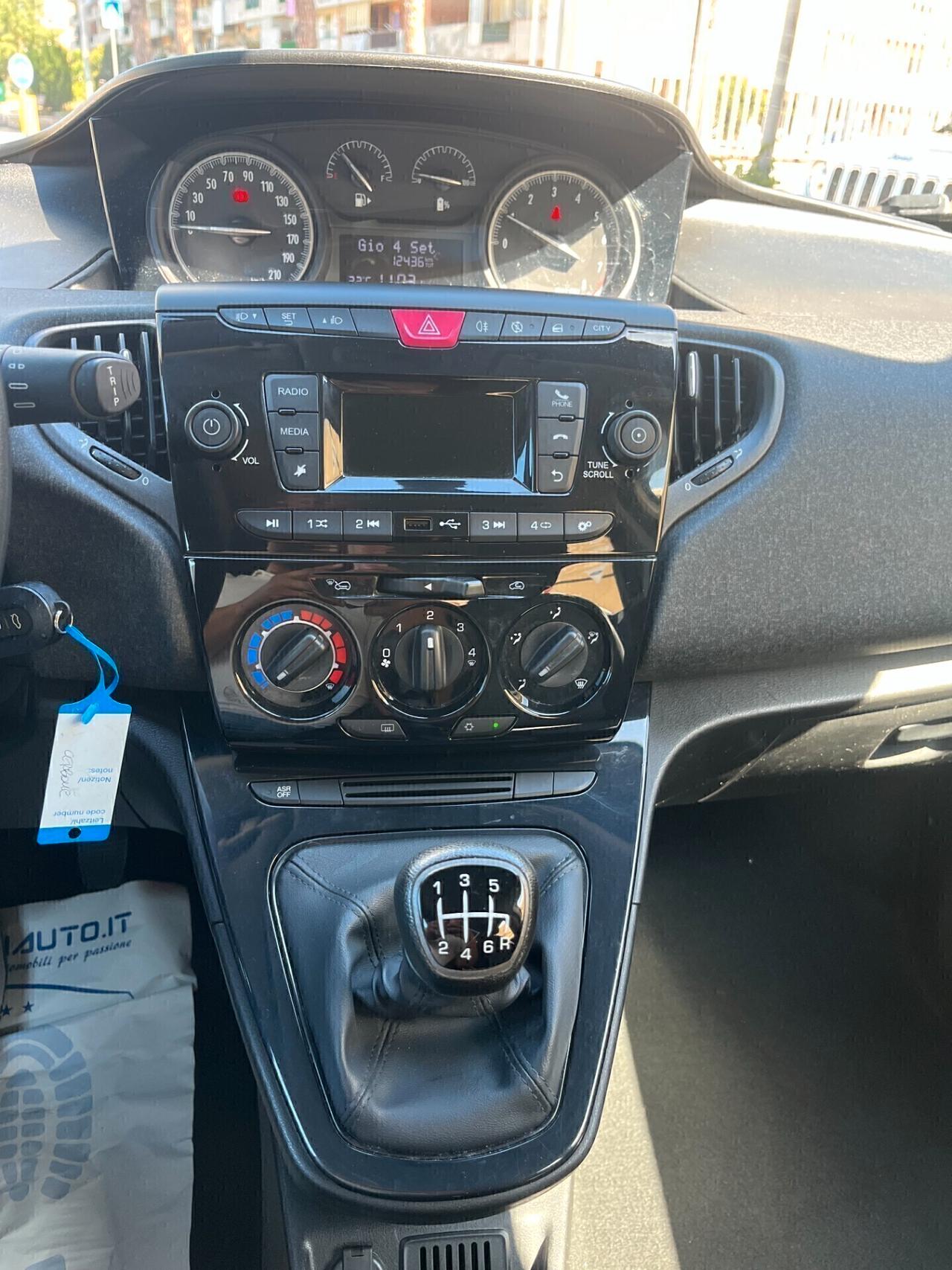 Lancia Ypsilon 1.0 IBRIDA/BENZINA 12348 KM CERTIFICATI UNICO POROPRIETARIO