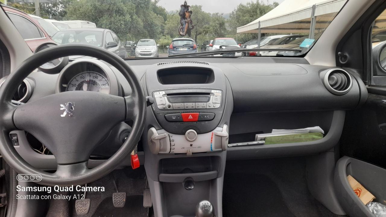 Peugeot 107 1.0 68CV 5p. Sweet Years