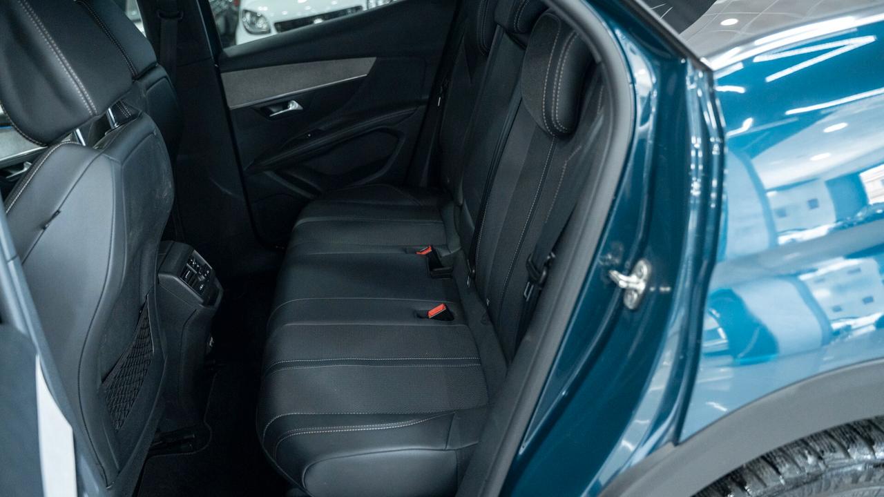 Peugeot 3008 1.5 BLUEHDI GT PACK SES 131 CV EAT8 AUTO VIRTUAL FULL OPTIONAL