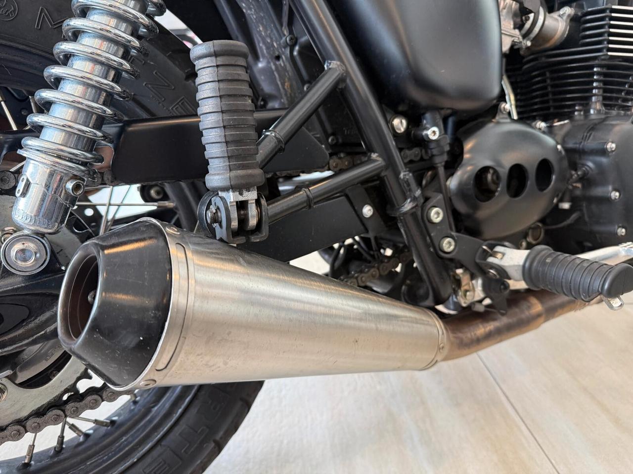Triumph Bonneville 800 cafe racer carburatore
