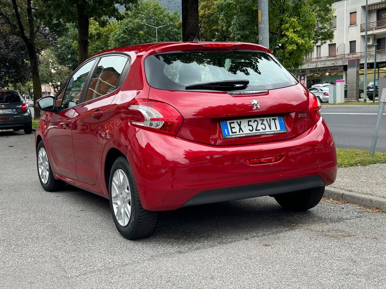 Peugeot 208 5 porte - NEOPATENTATI - GOMME NUOVE 4 STAGIONI