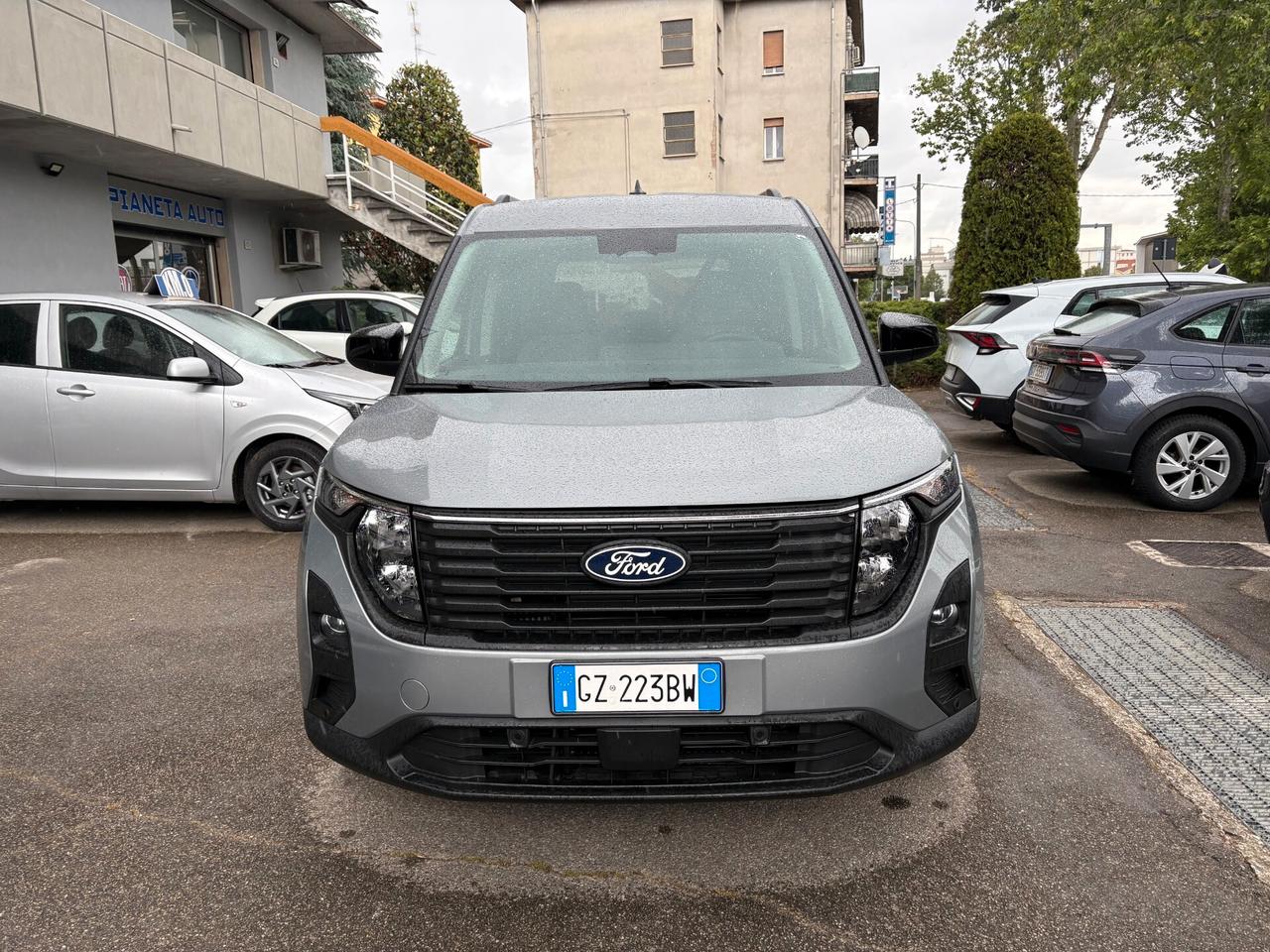 Ford Tourneo Courier 1.0 EcoBoost Titanium