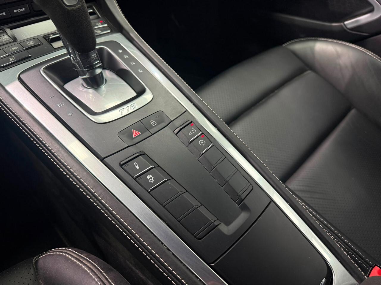 Porsche 718 Cayman 2.0 Style Edition (718)