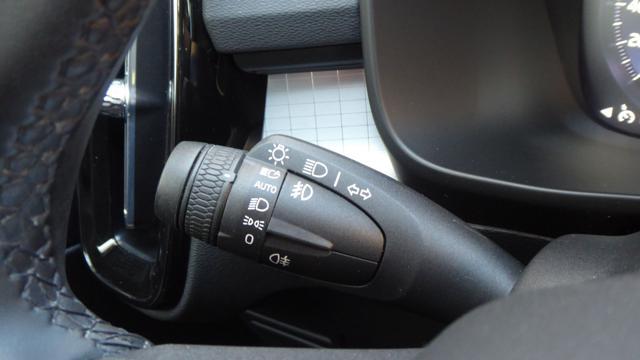 VOLVO XC40 T4 Recharge Plug-in Hybrid automatico Inscription