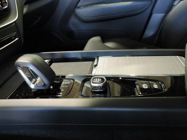 VOLVO XC60 B4 PLUS DARK AUTOMATICA AZIENDALE