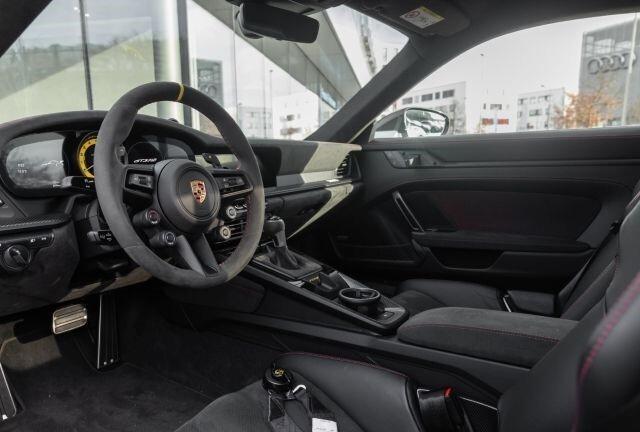 Porsche 911 GT3 RS Weissach
