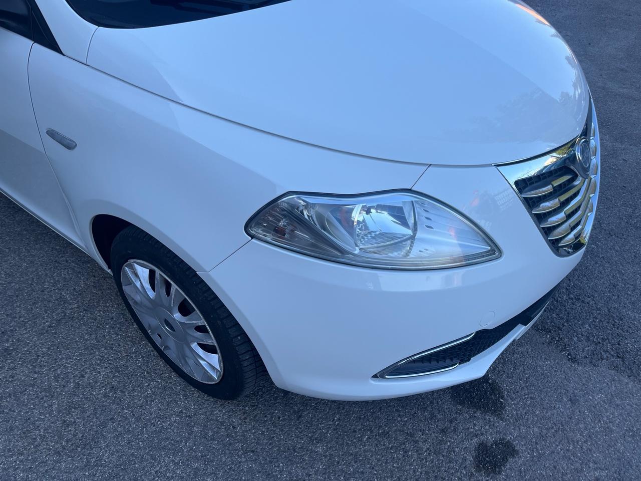 Lancia Ypsilon 1.2 69 CV 5 P Gold-km104000-