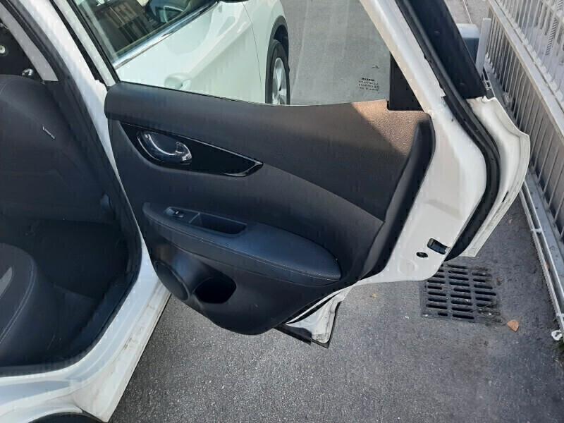Nissan Qashqai 1.5 dCi *FULL OPT.* da VETRINA