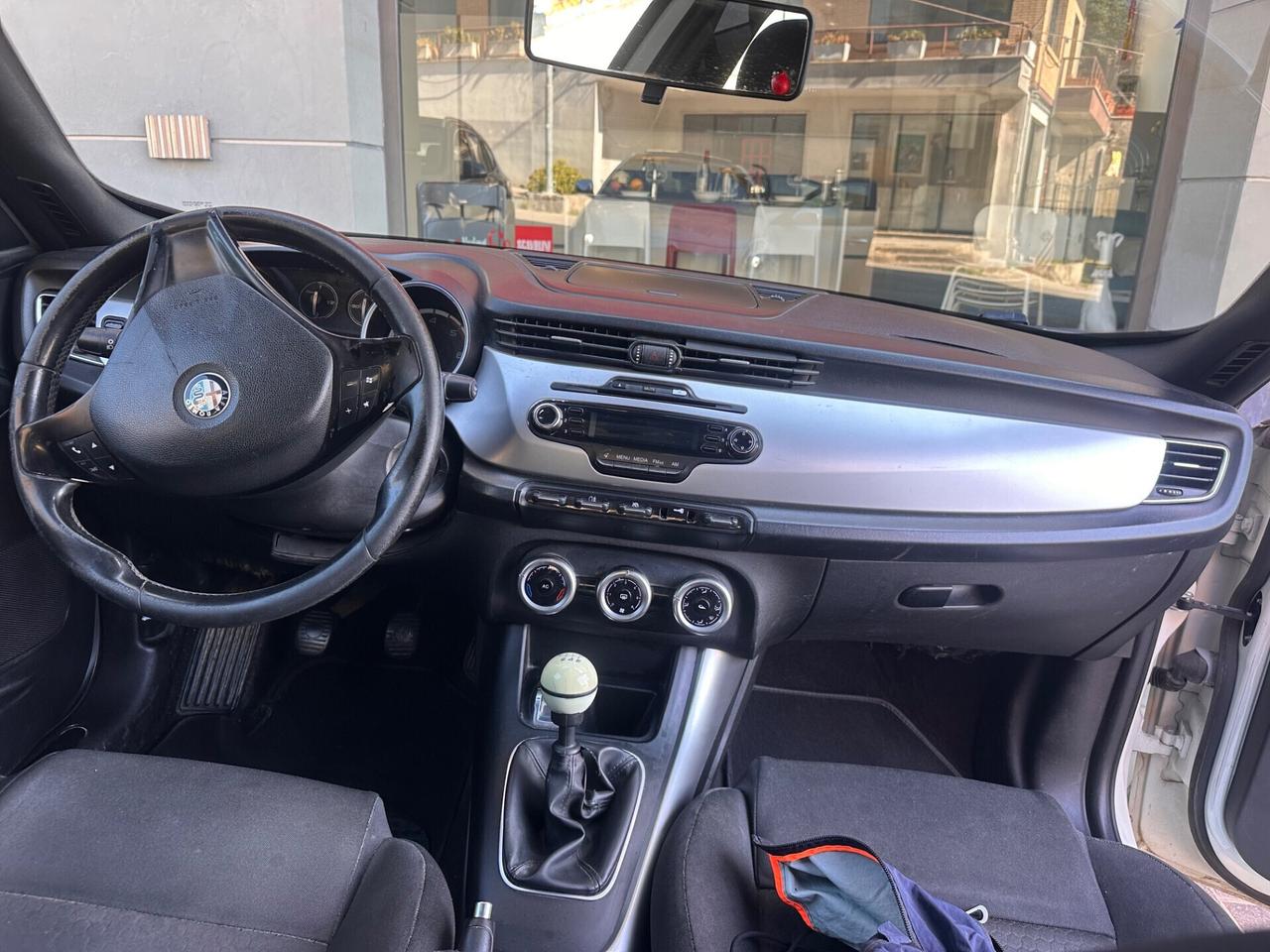 Alfa Romeo Giulietta 1.6 JTDm-2 105 CV Distinctive tetto apribile