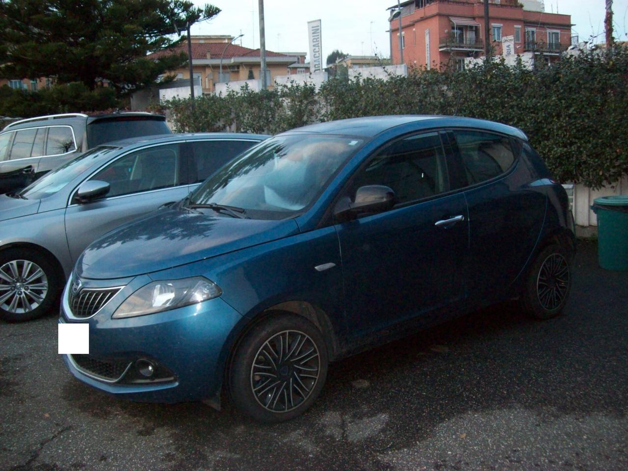 Lancia Ypsilon 1.0 FireFly 5 porte S&S Hybrid Gold