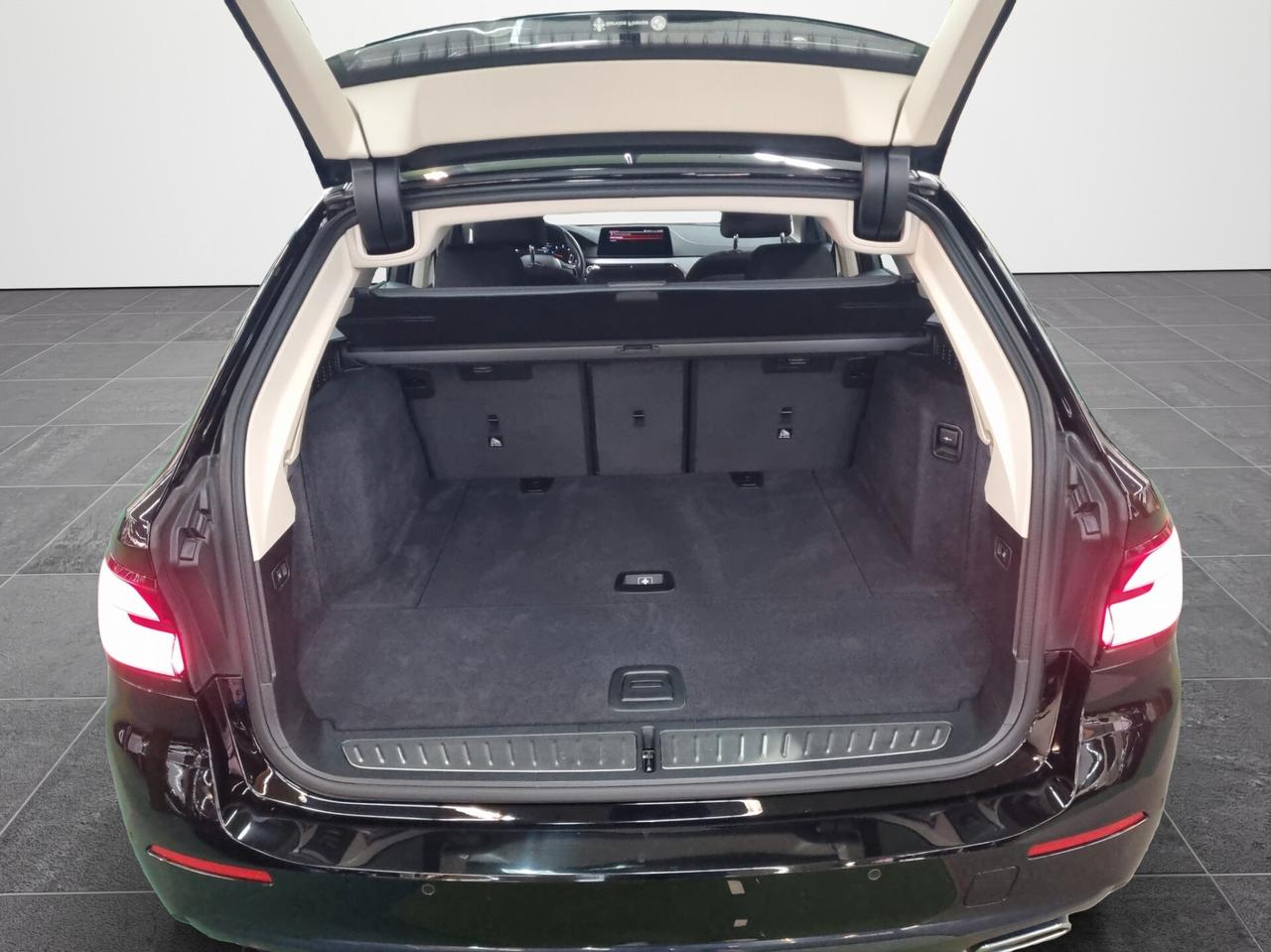 Bmw 518d 48V Touring Business