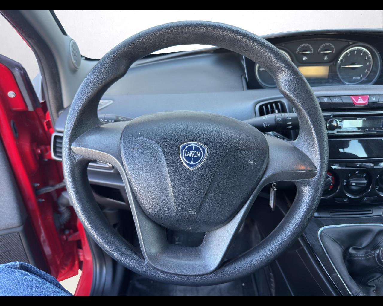 LANCIA Ypsilon 3ª serie - Ypsilon 1.2 69 CV 5 porte Silver