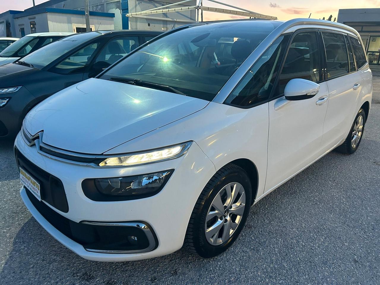 C4 7 POSTI SpaceTourer 1.5 BlueHDi 130CV