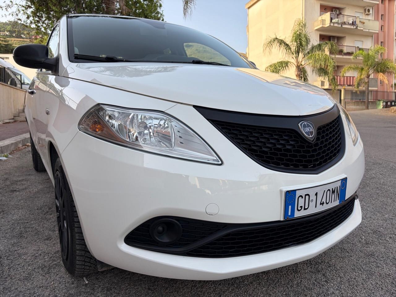 Lancia Ypsilon 1.0 FireFly benz ideale per neopate