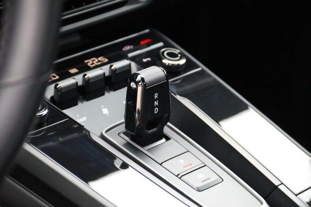 PORSCHE 911 992 Carrera 4 GTS Orange Lava