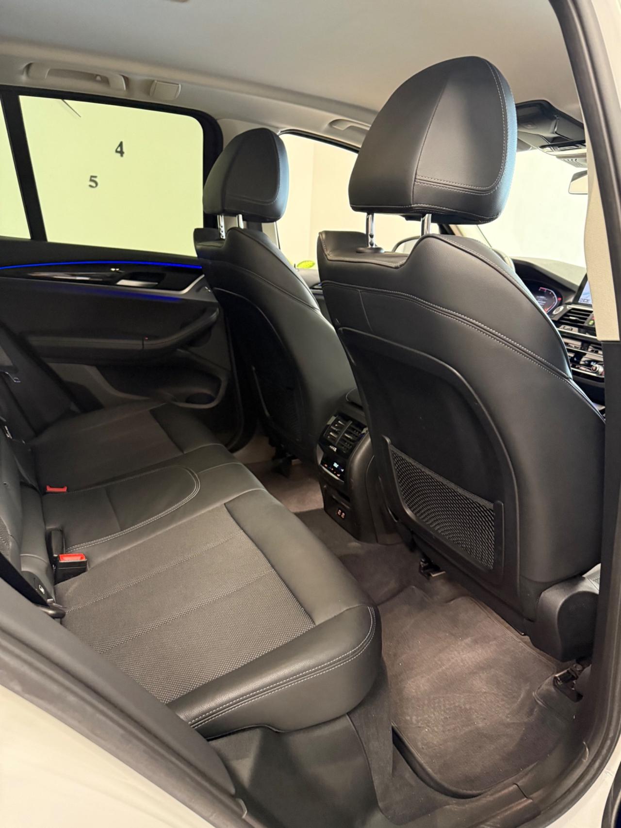 Bmw X3 sDrive18d 48V xLine