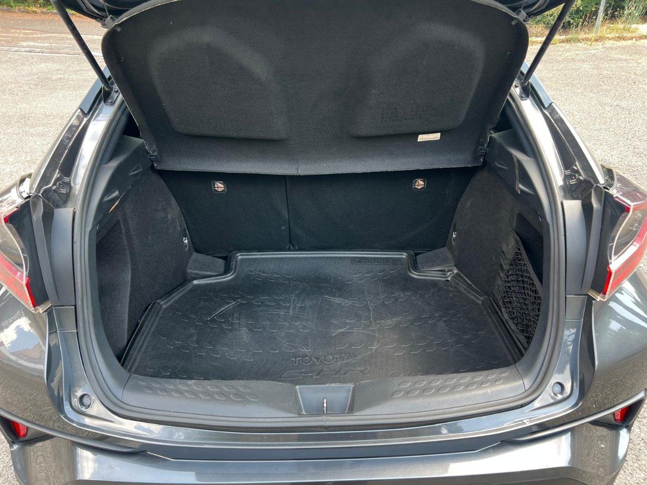 Toyota C-HR 5 Porte C-HR 1.8h Lounge 2wd e-cvt my18