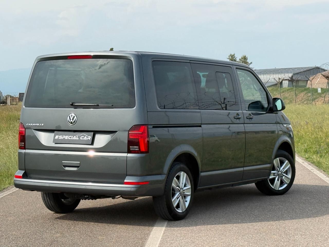 Volkswagen Caravelle 2.0 TDI 150CV DSG PC "NUOVO - 9 POSTI - 29000KM !!!"