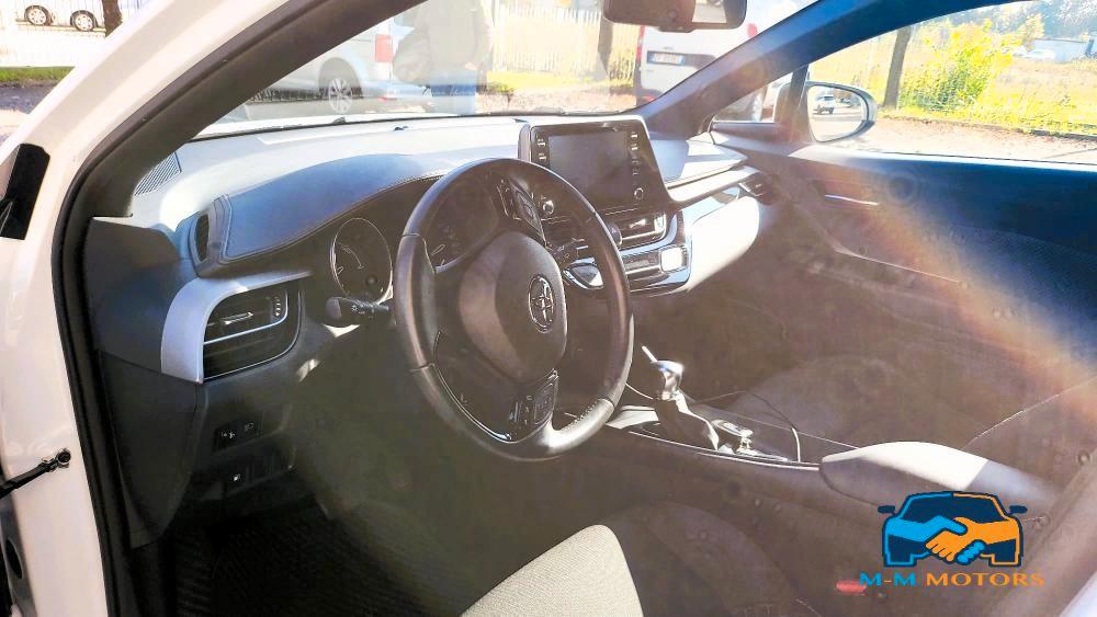 Toyota C-HR 1.8h Business e-cvt