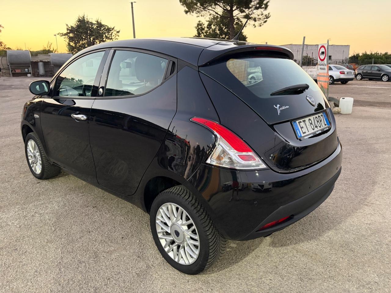 Lancia Ypsilon 0.9 TwinAir 85 CV 5 porte Metano Ecochic Gold