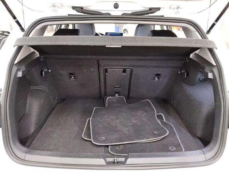 Volkswagen Golf 1.5 TSI ACT 110kW Life LED NAVI ACC