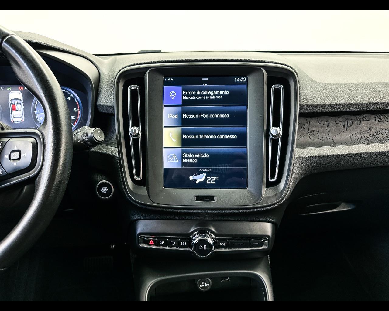 VOLVO XC40 (2017-->) - XC40 D3 Geartronic Momentum Core