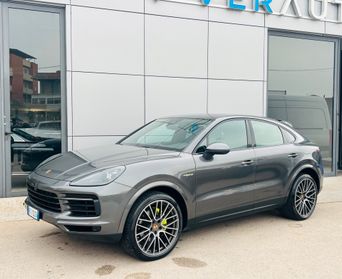 Porsche Cayenne Coupe e-hybrid possibilità noleggio no scoring