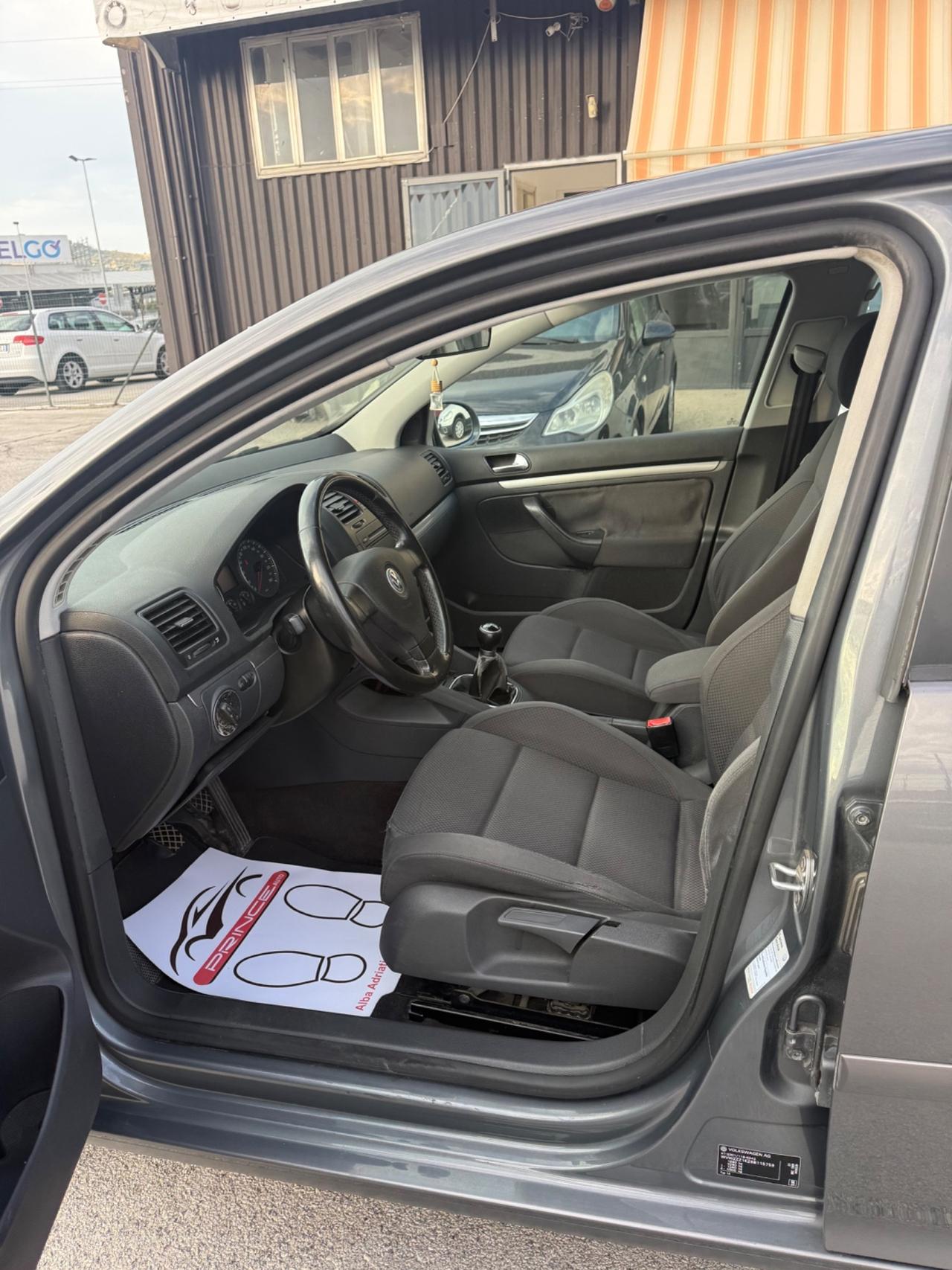 Volkswagen Golf 1.9 TDI 5p. Sportline