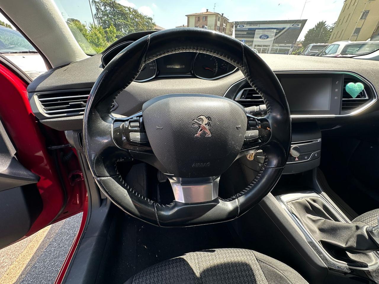Peugeot 308 1.6 Blue HDI 100 Business