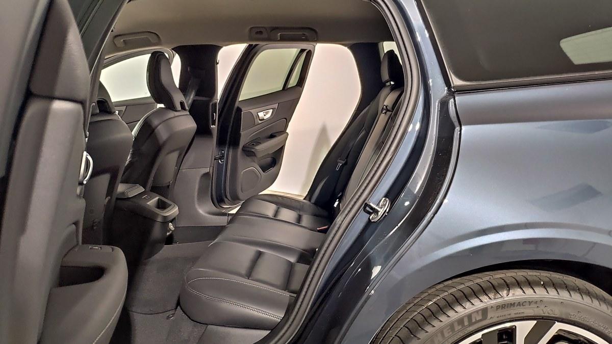 VOLVO V60 B4 Mild Hybrid Automatico Plus Dark