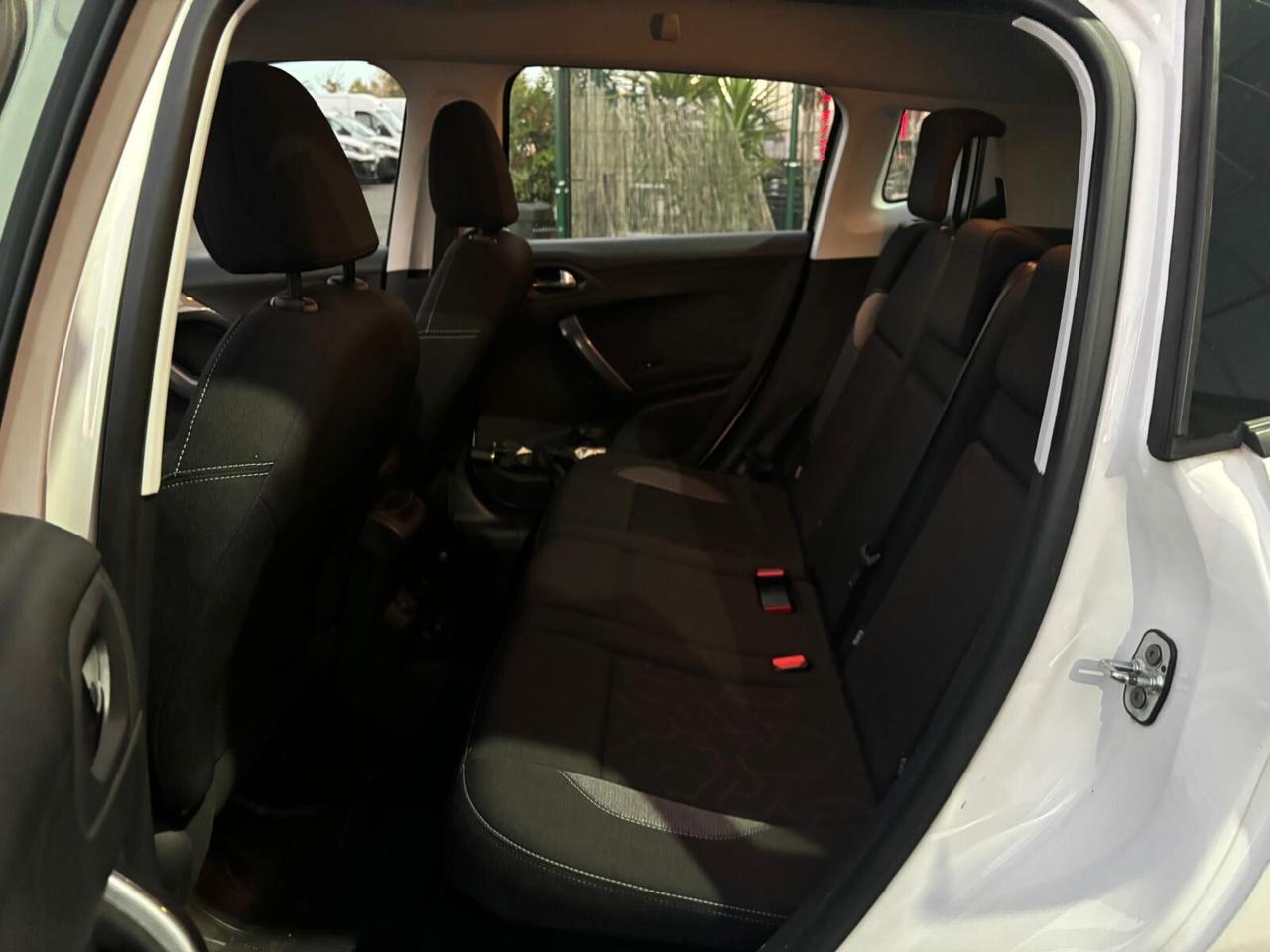 Peugeot 2008 BlueHDi 100 S&S Allure