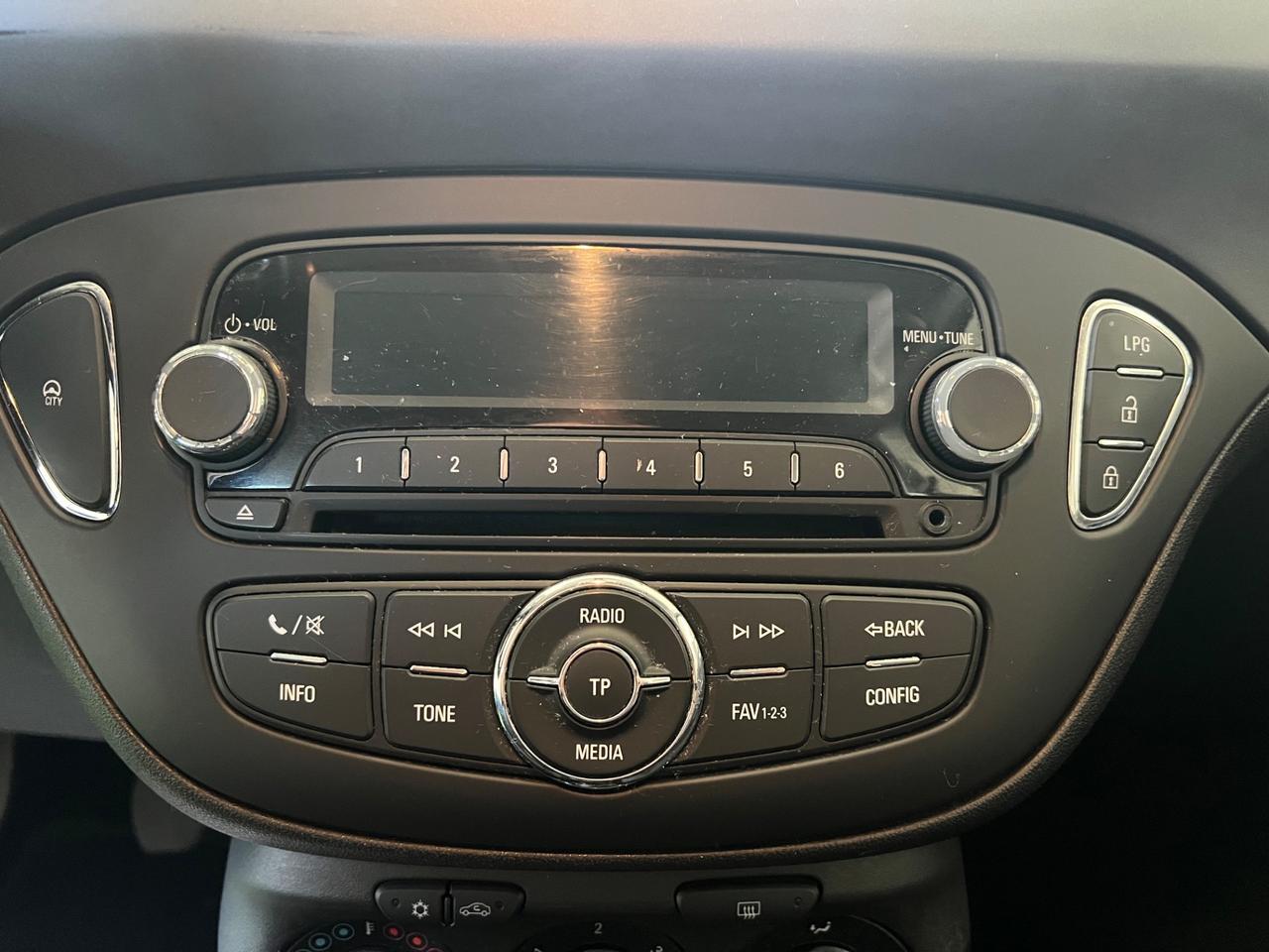 Opel Corsa 1.4 90CV GPL Tech 5 porte n-Joy