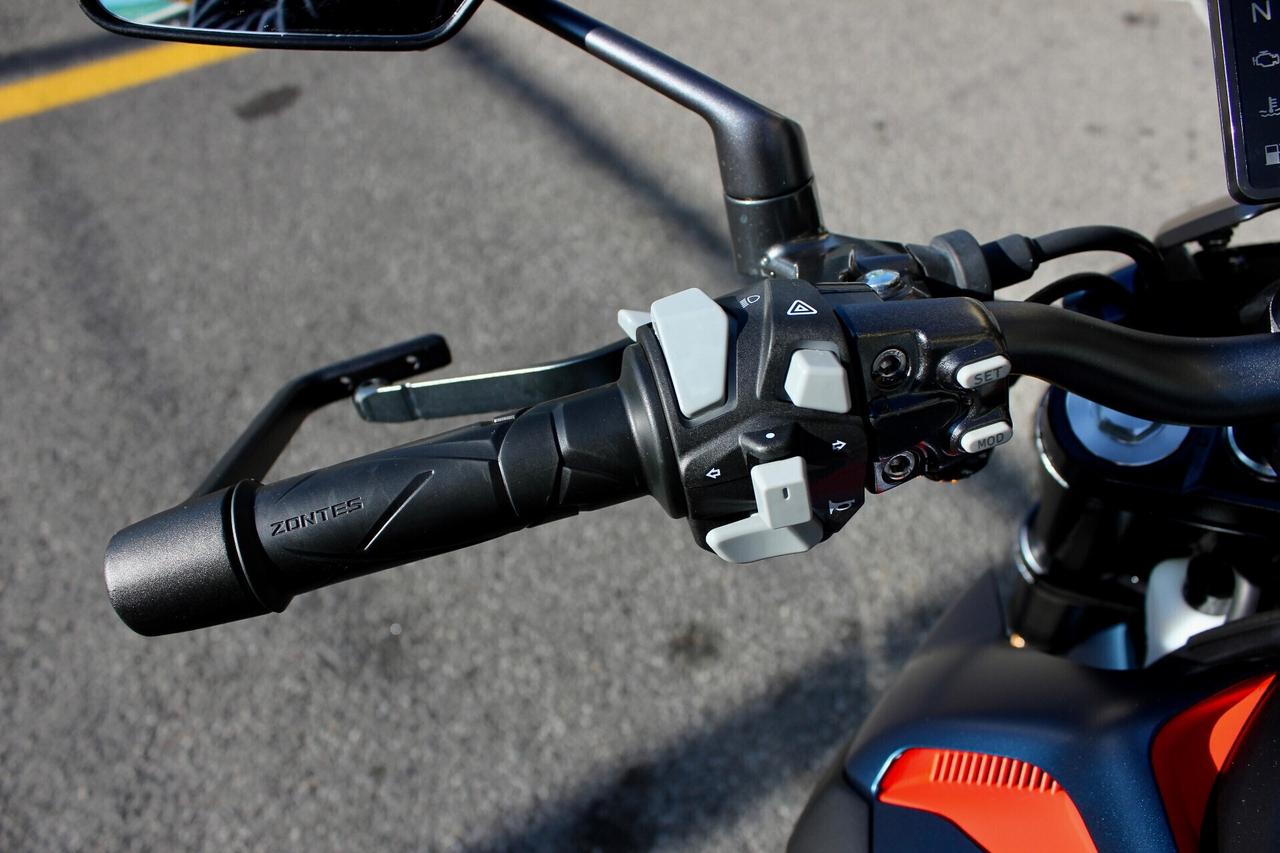 Zontes ZT 125 U SOLO 300KM FARI FULL LED DISPLAY TFT