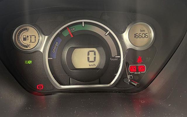 PEUGEOT iOn Active
