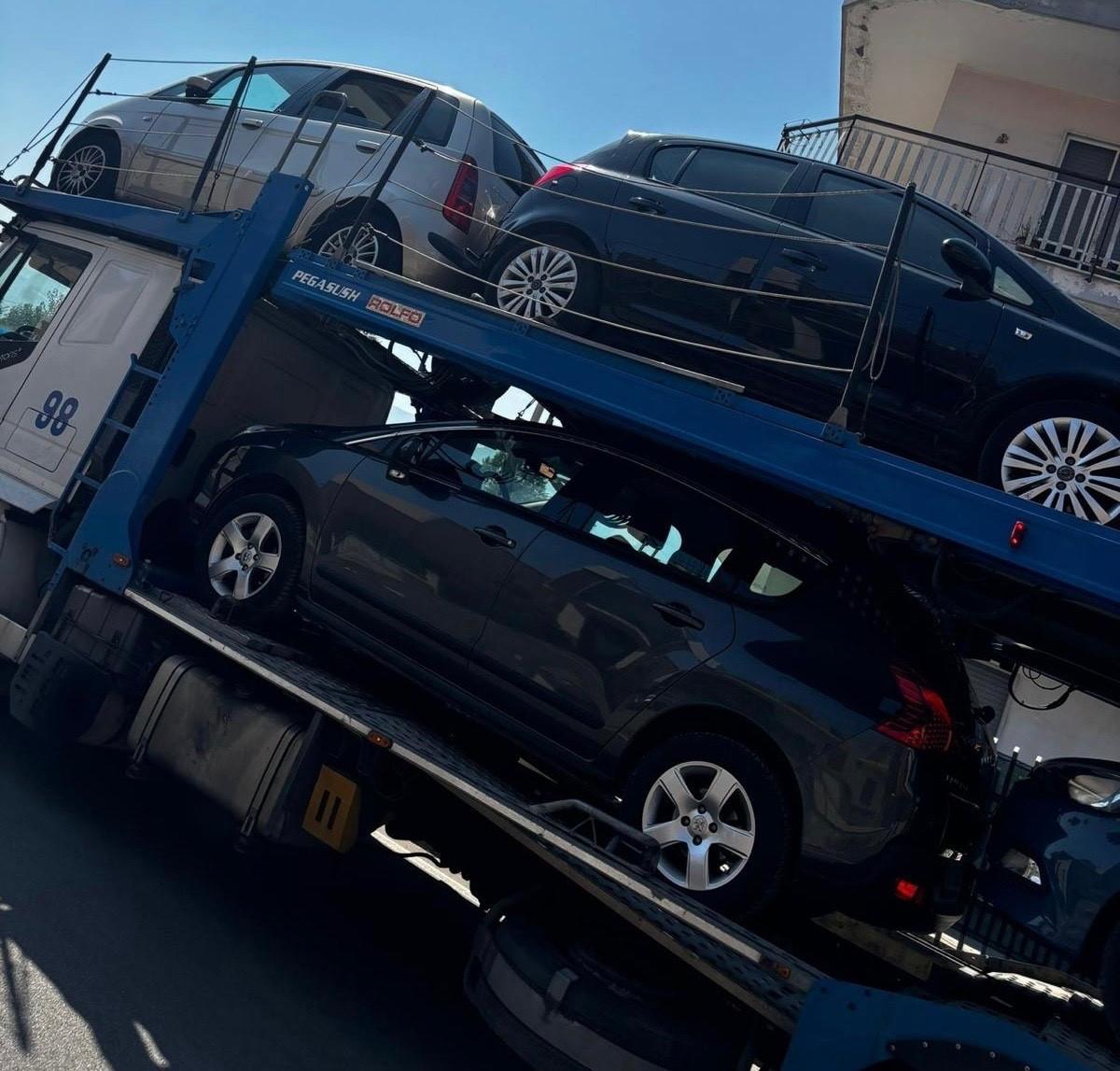 Peugeot 3008 1.6 HDi 110CV cambio robotizzato Premium