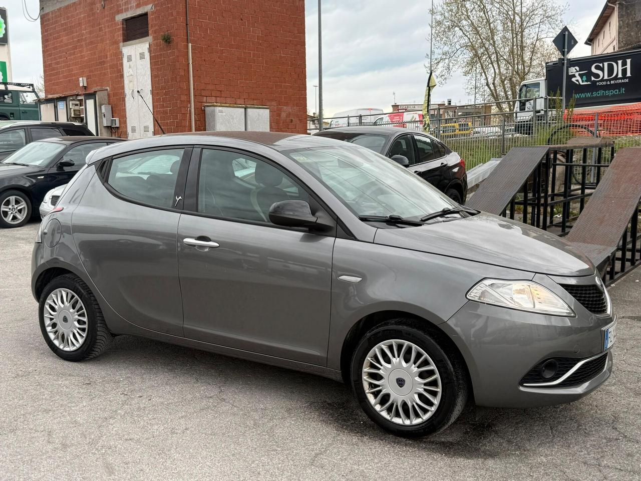 Lancia Ypsilon 1.2 69 CV 5 porte GPL Ecochic Gold