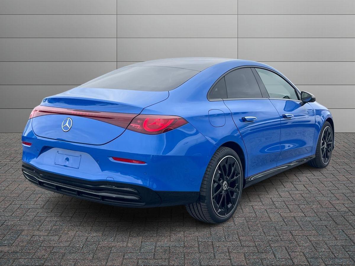 Mercedes-Benz CLA 250+ con tecnologia EQ