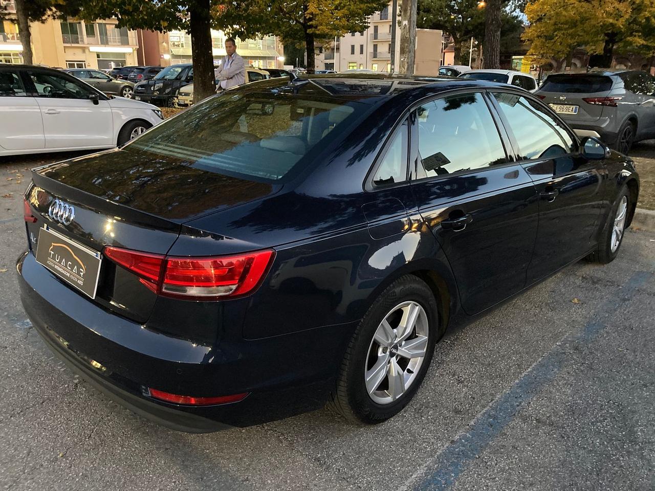 Audi A4 2.0 35 TDI Business #7324