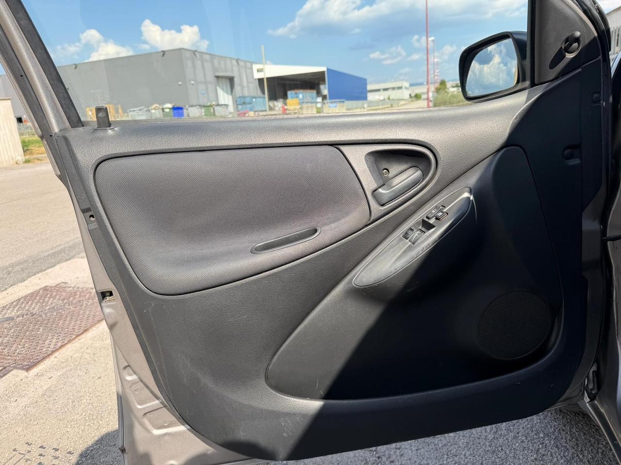 Toyota Yaris tdi D-4D Sol