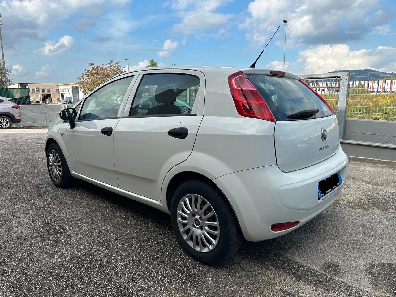 Fiat Punto 1.4 8V 5 porte GPL - ADATTA A NEOPATENT.