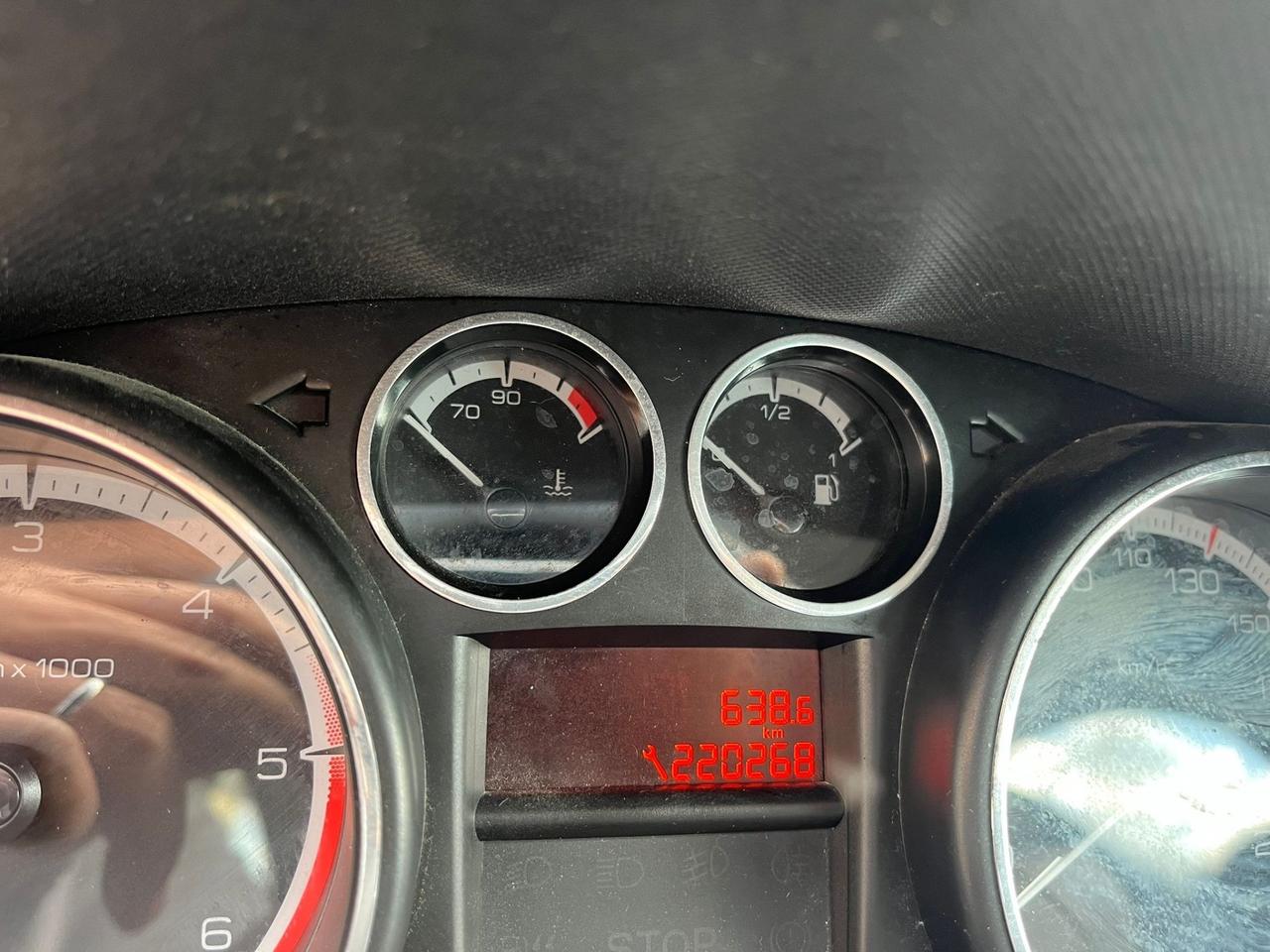 Peugeot 308 1.6 HDi 110CV 5p. Féline (6 Marce)