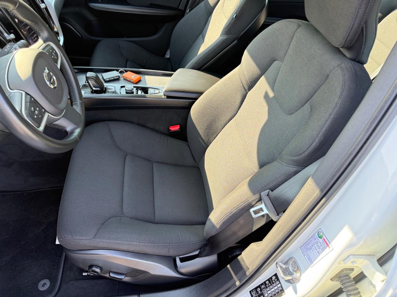 Volvo V60 B4 2.0 197 CV Geartronic Momentum Business Pro
