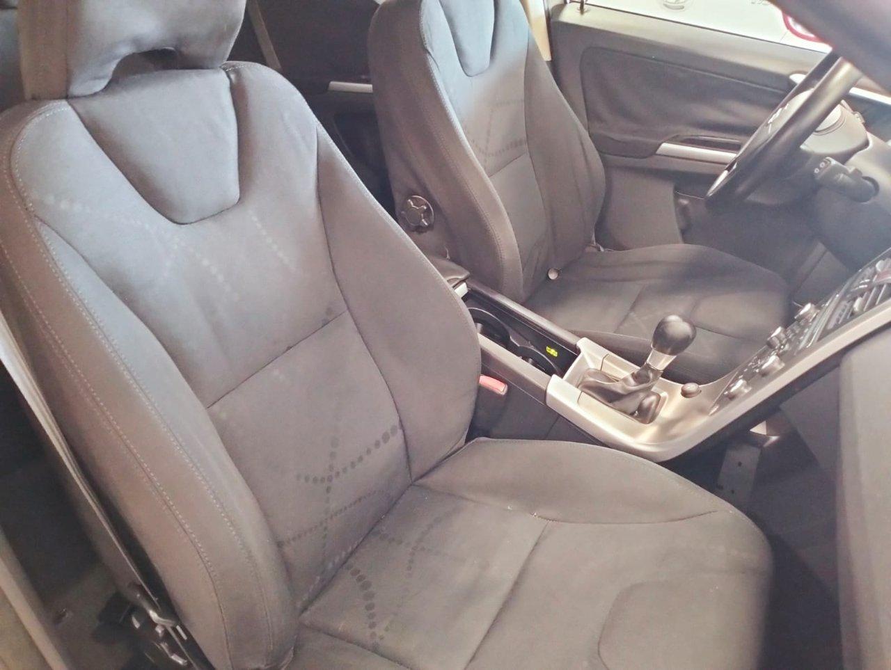 Volvo XC60 2.4d Momentum fwd 175cv