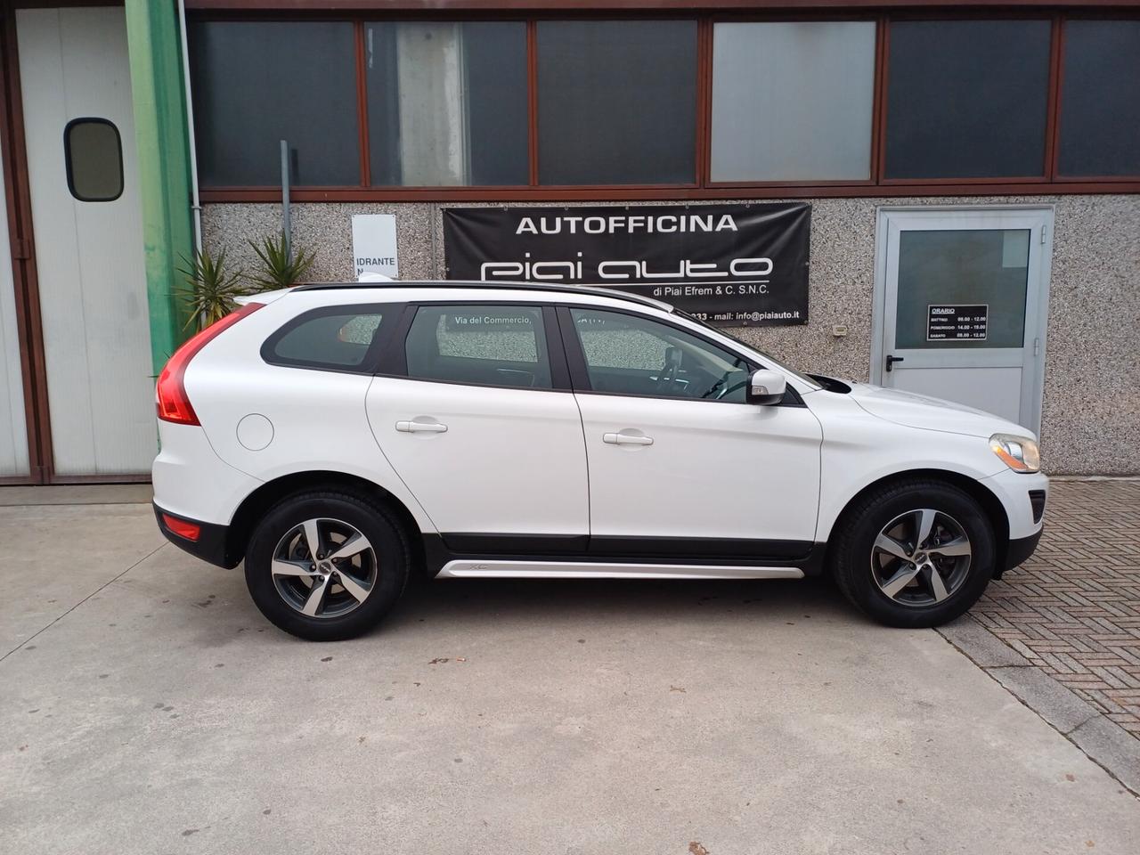 Volvo XC 60 D3 Geartronic Kinetic distribuzione ok