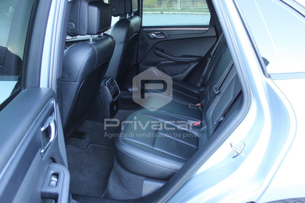 PORSCHE Macan 2.0